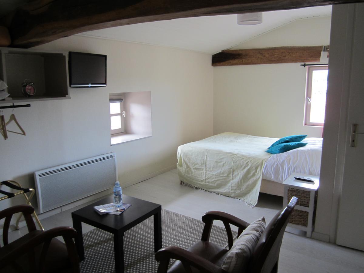 Auberge De Maitre Pannetier Vouvant Room photo
