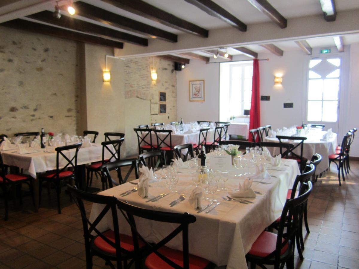 Auberge De Maitre Pannetier Vouvant Exterior photo